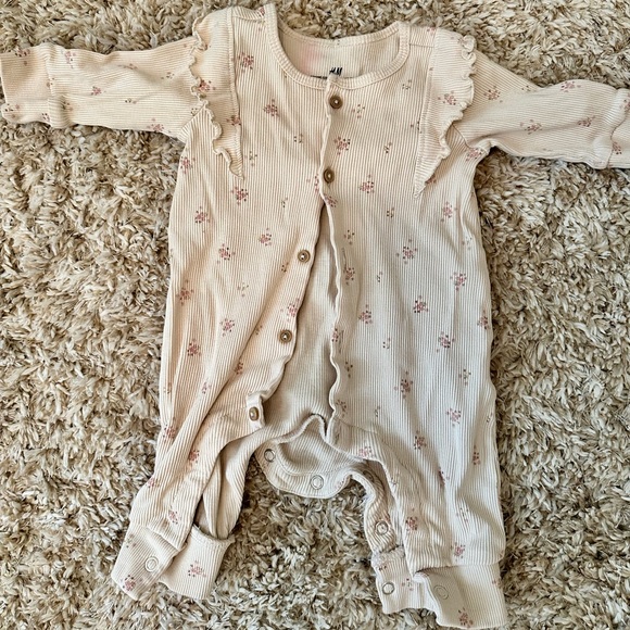H&M One Pieces Hm Newborn Bodysuit Poshmark